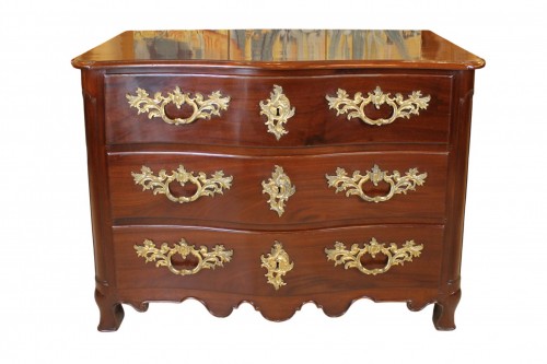 Commode de port en acajou massif, travail Nantais d'époque Régence
