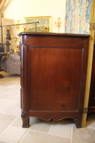 Commode de port en acajou massif, travail Nantais d'époque Régence - Mobilier Style Régence