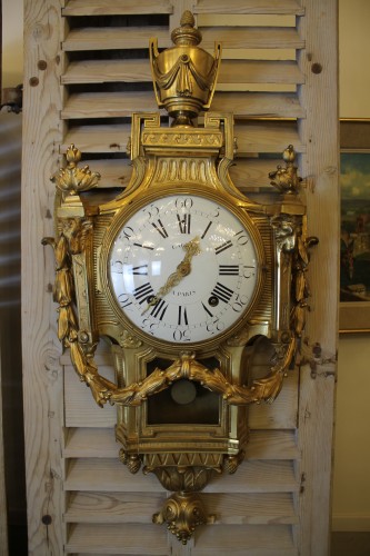Cartel d'applique en bronze doré époque Louis XVI, le cadran signé LACAN A PARIS - Horlogerie Style Louis XVI