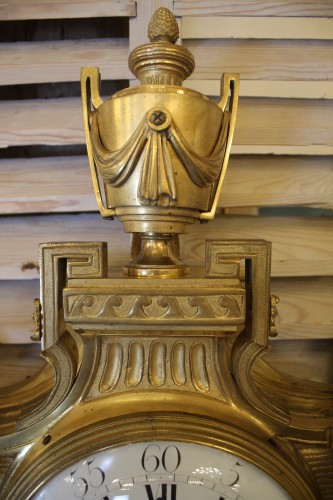 Louis XVI - Cartel d'applique en bronze doré époque Louis XVI, le cadran signé LACAN A PARIS