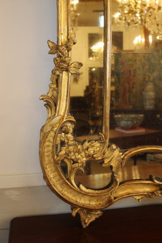 Important miroir à parecloses en bois doré, époque Louis XV - Louis XV