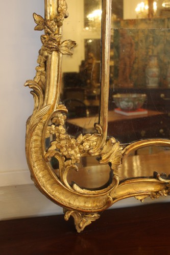Louis XV - Important miroir à parecloses en bois doré, époque Louis XV