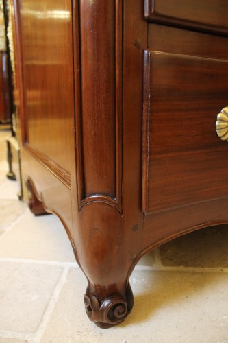 Antiquités - Commode Nantaise en acajou massif, époque Louis XV