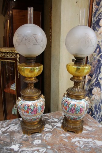 XIXe siècle - Paire de lampes en Canton monture bronze XIXe siècle