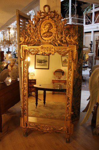 Miroir XIXe siècle en bois doré