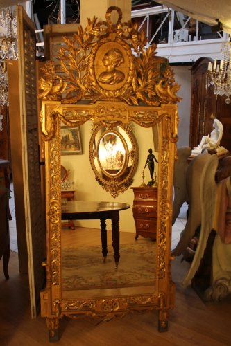 Miroir XIXe siècle en bois doré - 