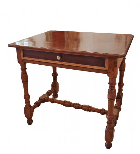 Table Louis XIV en acajou, if et bois citron