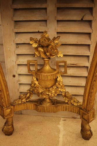 XVIIIe siècle - Console demi lune en bois doré, époque Louis XVI