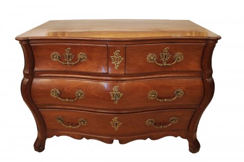 Commode Louis XV Bordelaise en acajou, époque XVIIIe siècle