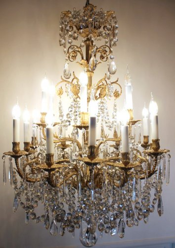 Lustre en bronze et cristal de Baccarat à 18 lumières, milieu du XIXe siècle