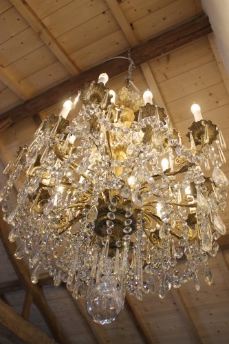 Lustre en bronze et cristal de Baccarat à 18 lumières, milieu du XIXe siècle - 