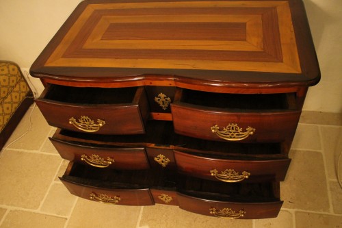 Louis XIV - Commode de port Mazarine en bois précieux