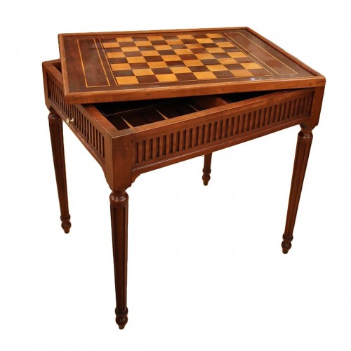 Table tric-trac, travail bordelais d'époque Louis XVI