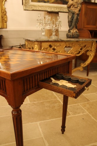 Table tric-trac, travail bordelais d'époque Louis XVI - Antiquités Thierry Martin