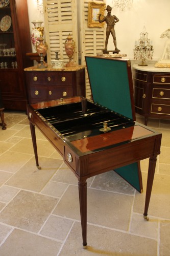 Mobilier Table à Jeux - Table tric trac Louis XVI estampillée F. RATIE