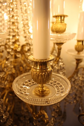 Lustre en bronze et cristal de Baccarat à 18 lumières, fin XIXe siècle - 