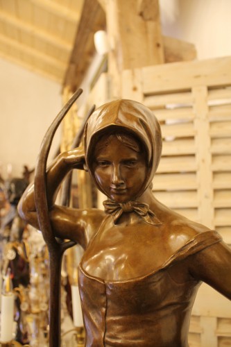 Antiquités - Alfred BOUCHER (1850-1934) - La Faneuse au champ, grande sculpture en bronze