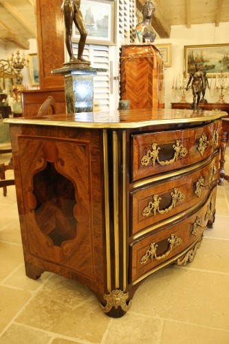 Commode Louis XIV, travail Grenoblois du XVIIIe siècle - Mobilier Style 