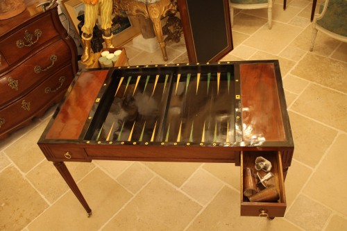 Antiquités - Table tric-trac en acajou, époque Louis XVI