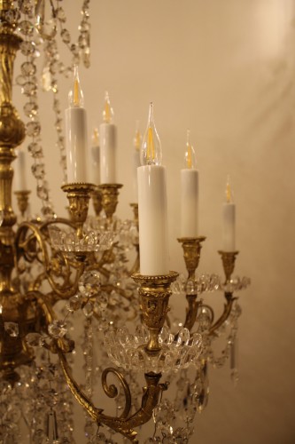 Important lustre corbeille en cristal de Baccarat à 24 feux, circa 1875 - Luminaires Style 