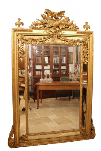 Grand miroir à parecloses en bois et stuc doré, époque Napoléon III