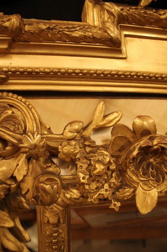 Napoléon III - Grand miroir à parecloses en bois et stuc doré, époque Napoléon III