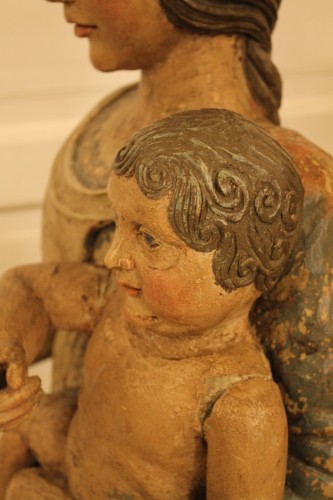 Vierge à l'enfant en bois sculpté et polychromé, époque XVIIe siècle - Art sacré, objets religieux Style 