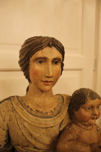 Art sacré, objets religieux  - Vierge à l'enfant en bois sculpté et polychromé, époque XVIIe siècle