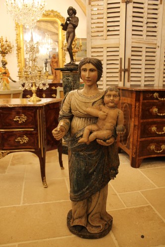 XVIIe siècle - Vierge à l'enfant en bois sculpté et polychromé, époque XVIIe siècle