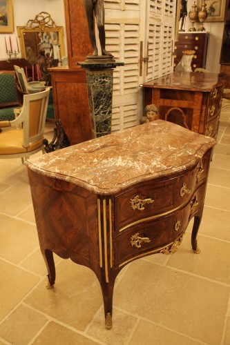 Commode sauteuse marquetée, époque Régence - Mobilier Style Régence