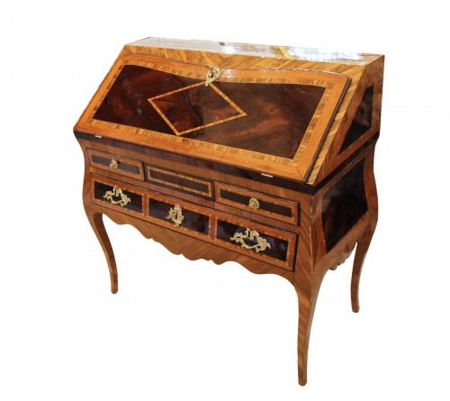 Bureau de pente marqueté d'époque Louis XV