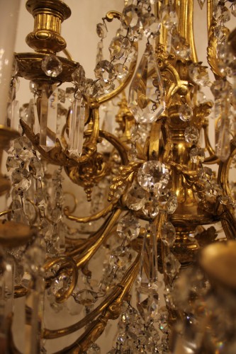 XIXe siècle - Important lustre en bronze doré et cristal de Baccarat à 18 feux, époque Napoléon III