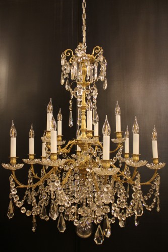 Lustre en bronze et cristal de Baccarat à 15 feux, milieu du XIXe siècle