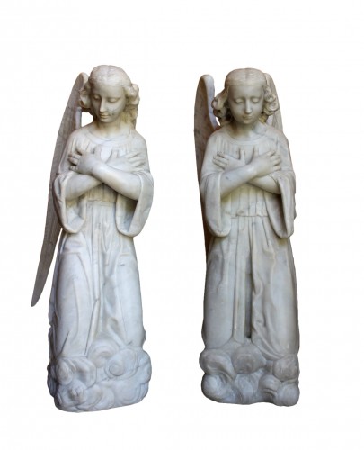 Deux anges adorateurs en marbre de Carrare, époque XIXe siècle
