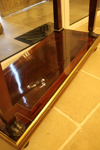 Antiquités - Caryatids console in mahogany and mahogany veneer, Empire period