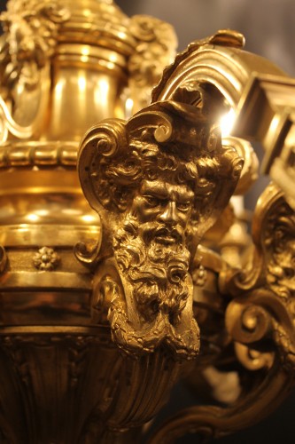 Important lustre en bronze doré, modèle de Cressent - Antiquités Thierry Martin