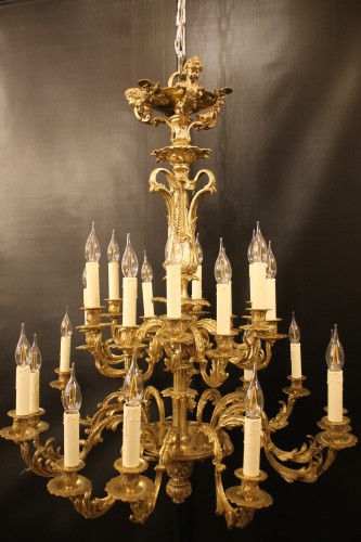 Important lustre à 24 feux en bronze ciselé et doré, époque Napoléon III - Luminaires Style Napoléon III