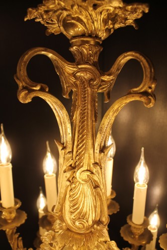 Important lustre à 24 feux en bronze ciselé et doré, époque Napoléon III - Antiquités Thierry Martin