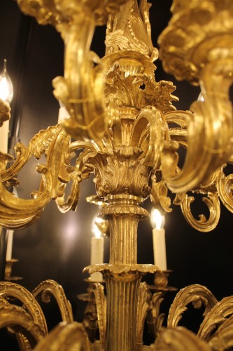 Important lustre à 24 feux en bronze ciselé et doré, époque Napoléon III - Napoléon III