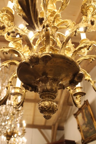 Antiquités - Important lustre à 24 feux en bronze ciselé et doré, époque Napoléon III