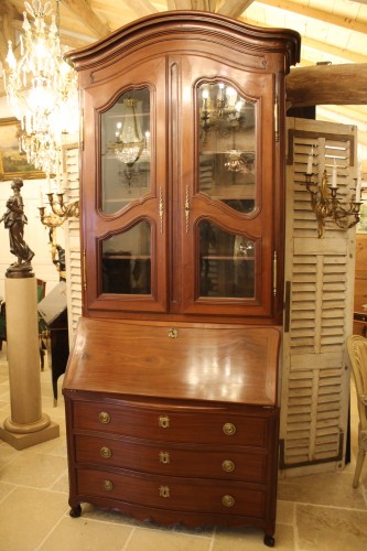 Chest of drawers and bookcase in solid mahogany, made in Nantes in the 18th century. - Furniture Style Louis XV