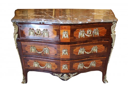 Commode Louis XV estampillée L. N. MALLE