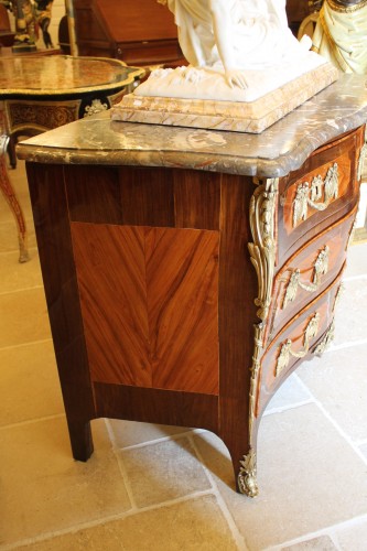 Commode Louis XV estampillée L. N. MALLE - Mobilier Style Transition