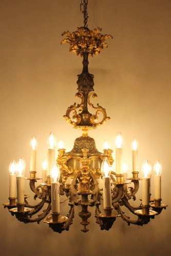 Lustre en bronze doré et patiné à 18 feux, époque Napoléon III - Antiquités Thierry Martin