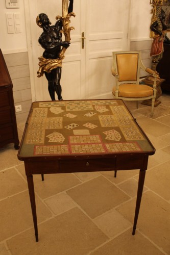 Antiquités - Table à jeux de loto en acajou massif, époque Louis XVI