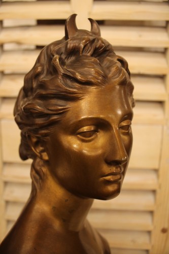 XIXe siècle - Buste en bronze de Diane Chasseresse d'après Houdon, fin du XIXe Siècle