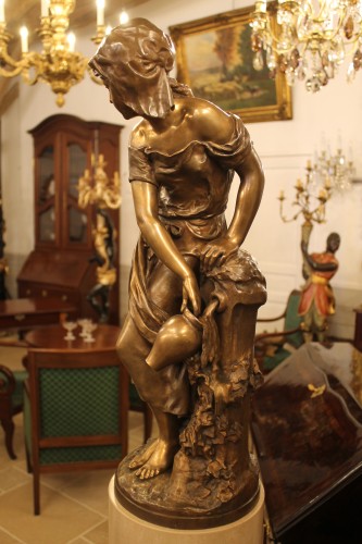 Jeune fille à la fontaine - Bronze de Mathurin Moreau (1822-1912) - Antiquités Thierry Martin