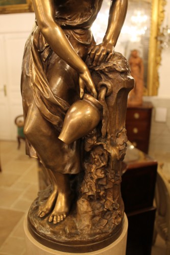 XIXe siècle - Jeune fille à la fontaine - Bronze de Mathurin Moreau (1822-1912)