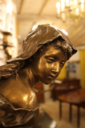 Antiquités - Jeune fille à la fontaine - Bronze de Mathurin Moreau (1822-1912)