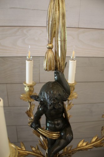 Luminaires Lustre - Lustre en bronze à décor d'angelot, époque napoléon III
